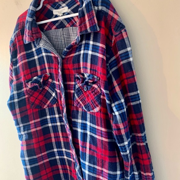 💐Red Plaid Button Down 😍 - Picture 4 of 8